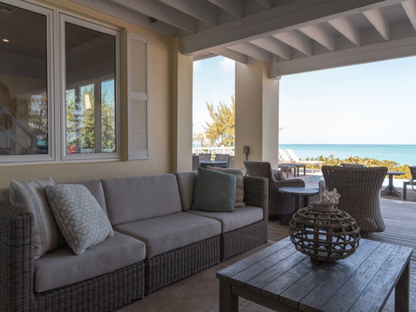 Luxurious Beachfront Villa in Little Exuma - 4-Bedroom Getaway